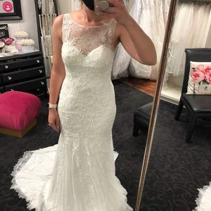 Justin Alexander wedding gown, in good condition.